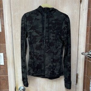 Lululemon Camouflage Define Jacket with Hood. Size 6.
